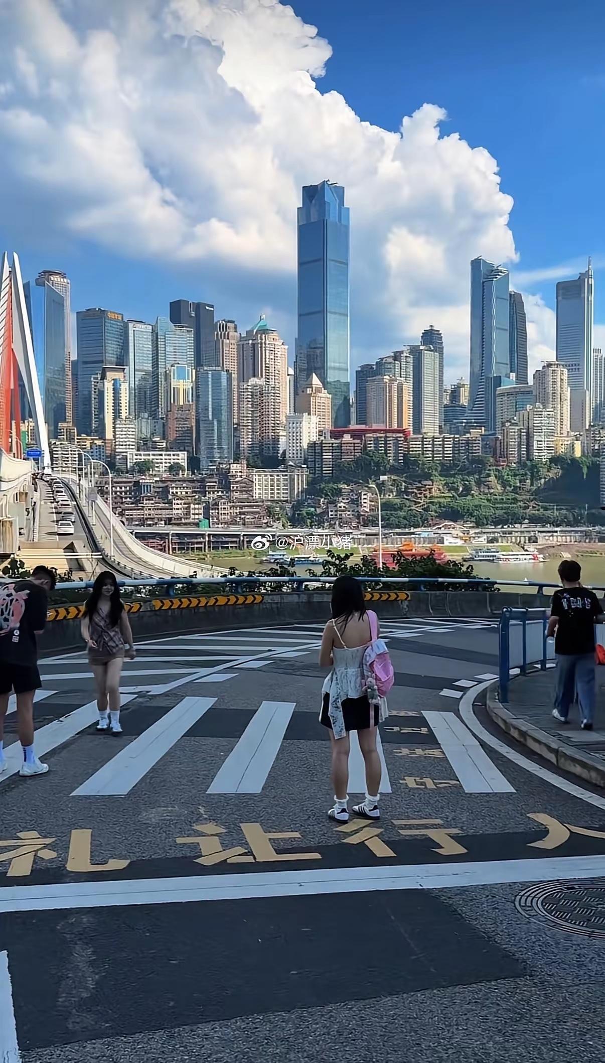 这是哪所城市啊！太美了