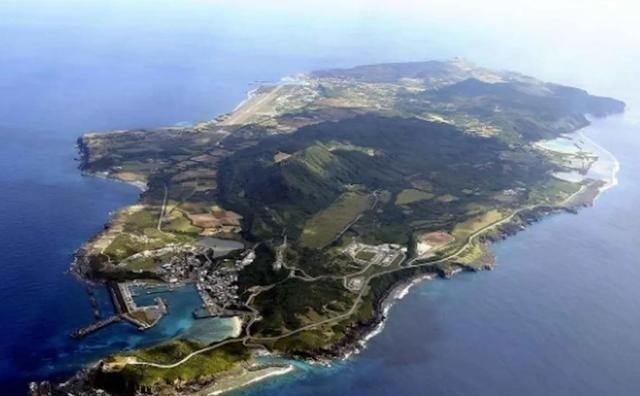 完全同意金灿荣教授的观点，中国没有必要再三要求日本就侵华罪行道歉了，日本道歉不道