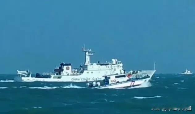 两岸共8艘船艇今天发生两次近距离紧急对峙达4小时。中国4艘海警船在金门海域警航执