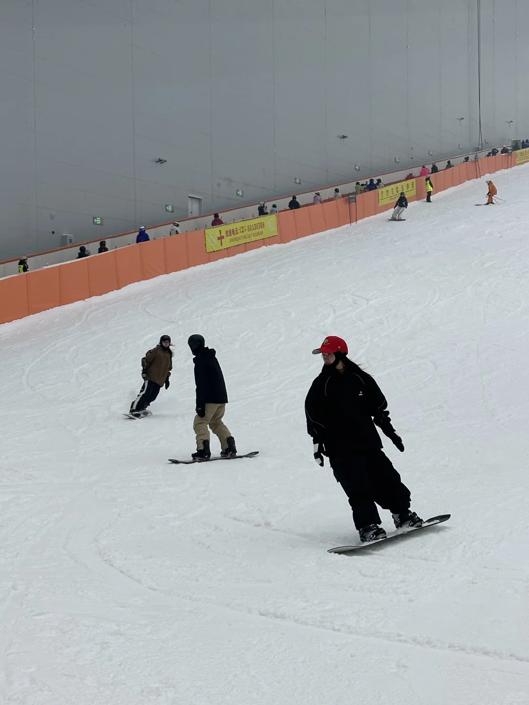 穿最酷的衣服 摔最可爱的跤🎿