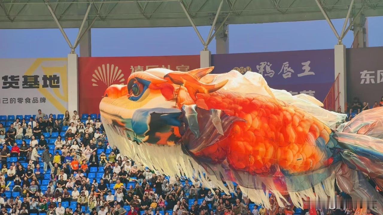 一场楚超点燃一座襄阳城
这才是我们最爱的人间烟火

文/襄阳小沫

这两天很多人