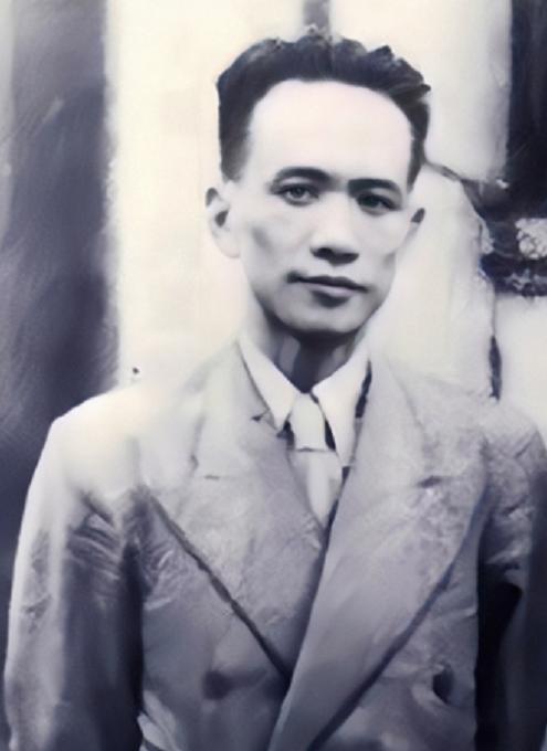 1947年7月，蒋介石得知大汉奸丁默邨外出游览玄武湖，暴跳如雷，下令马上执行枪决