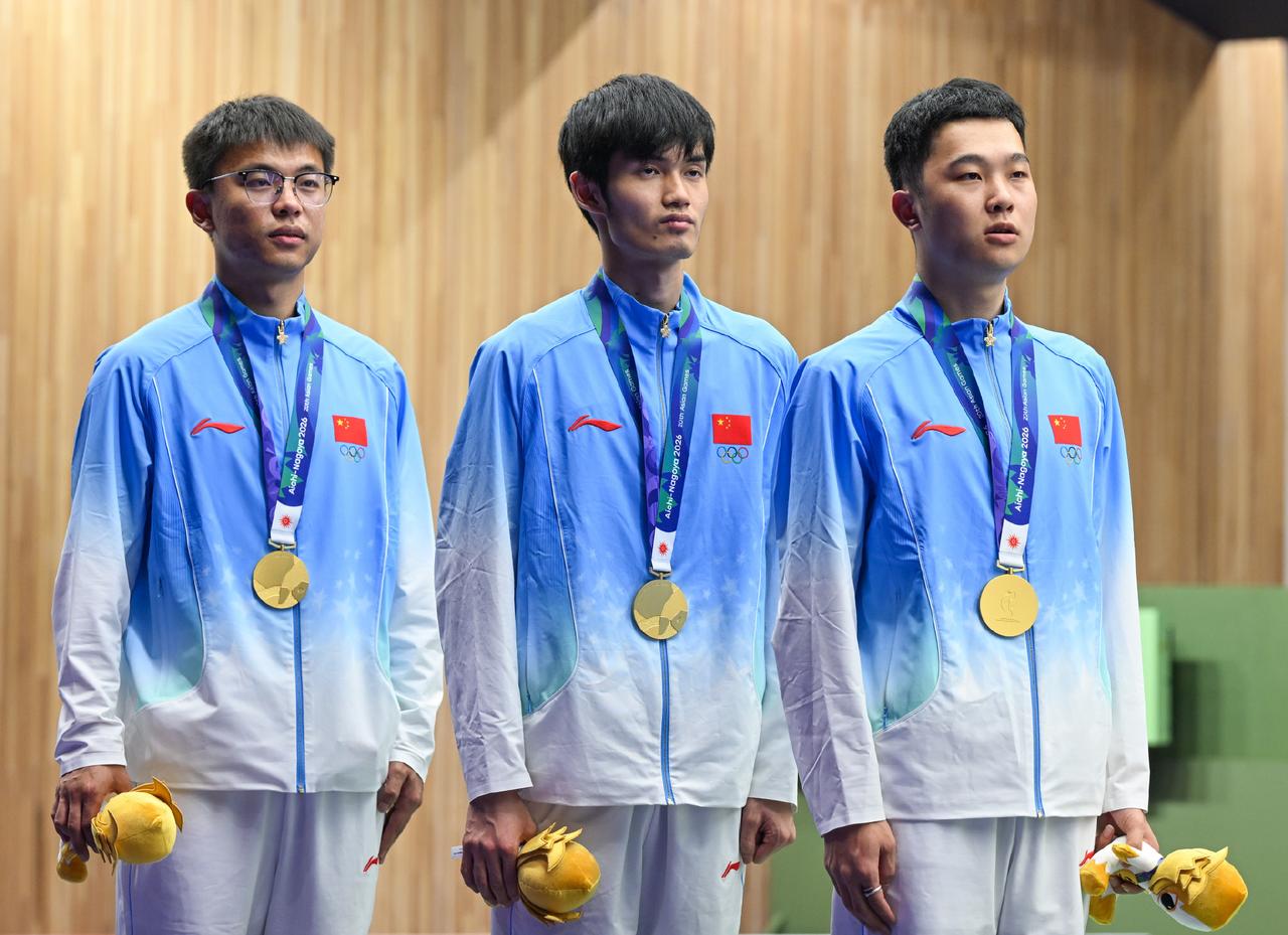 提起中国亚运代表团的队服，很多人第一反应就是“番茄炒蛋”：红上衣配黄裤子。辨识度