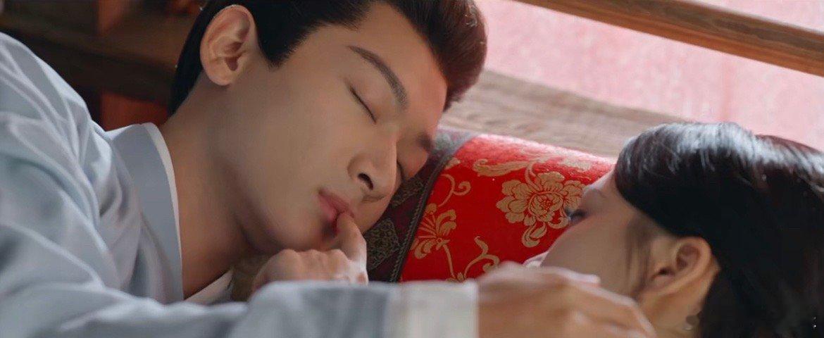 #张晚意任敏锦绣安宁人设##张晚意咬任敏手指# 张晚意任敏《锦绣安宁》人设好带感