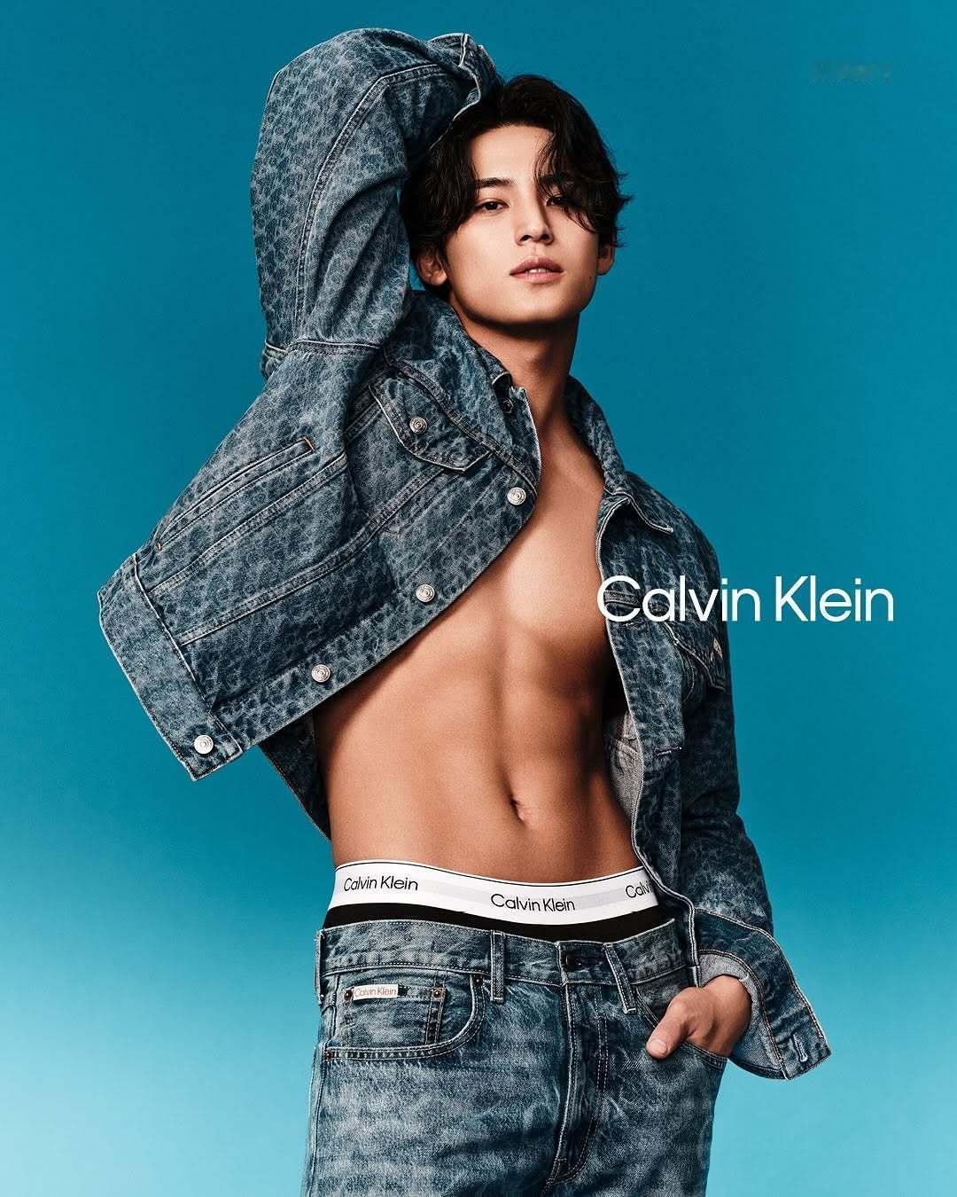 金珉奎最新Calvin Klein画报 