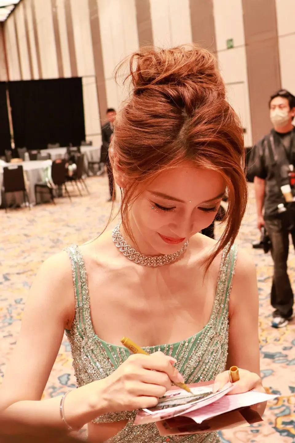 美宝😘