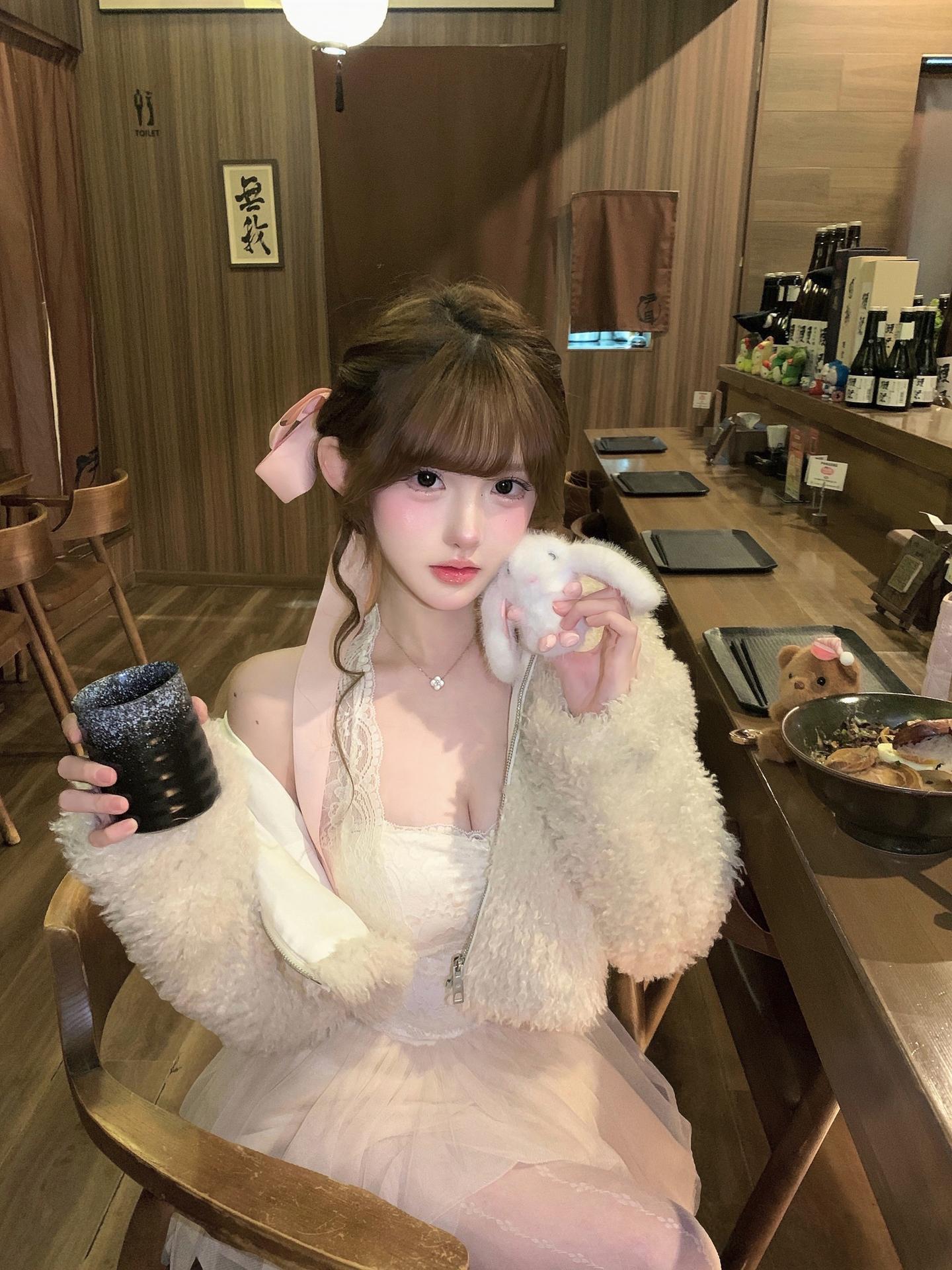 有些话太重了 落在我刚好脆弱无助的时候 便也砸断了我们之间的情分