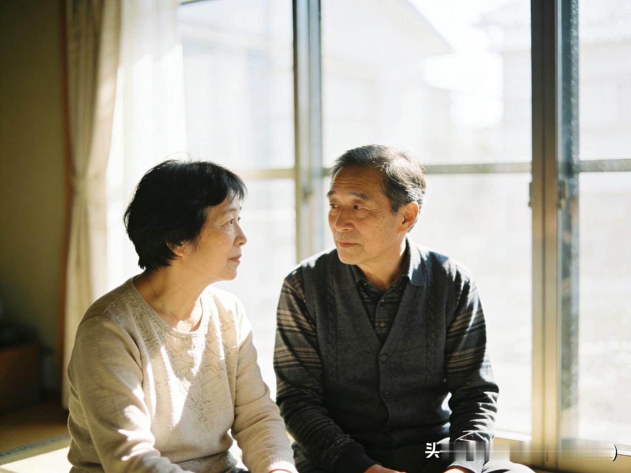 老年人搭伙过日子看似能解决孤独、互相照顾，实则隐患不少。财产问题就是一大麻烦，像