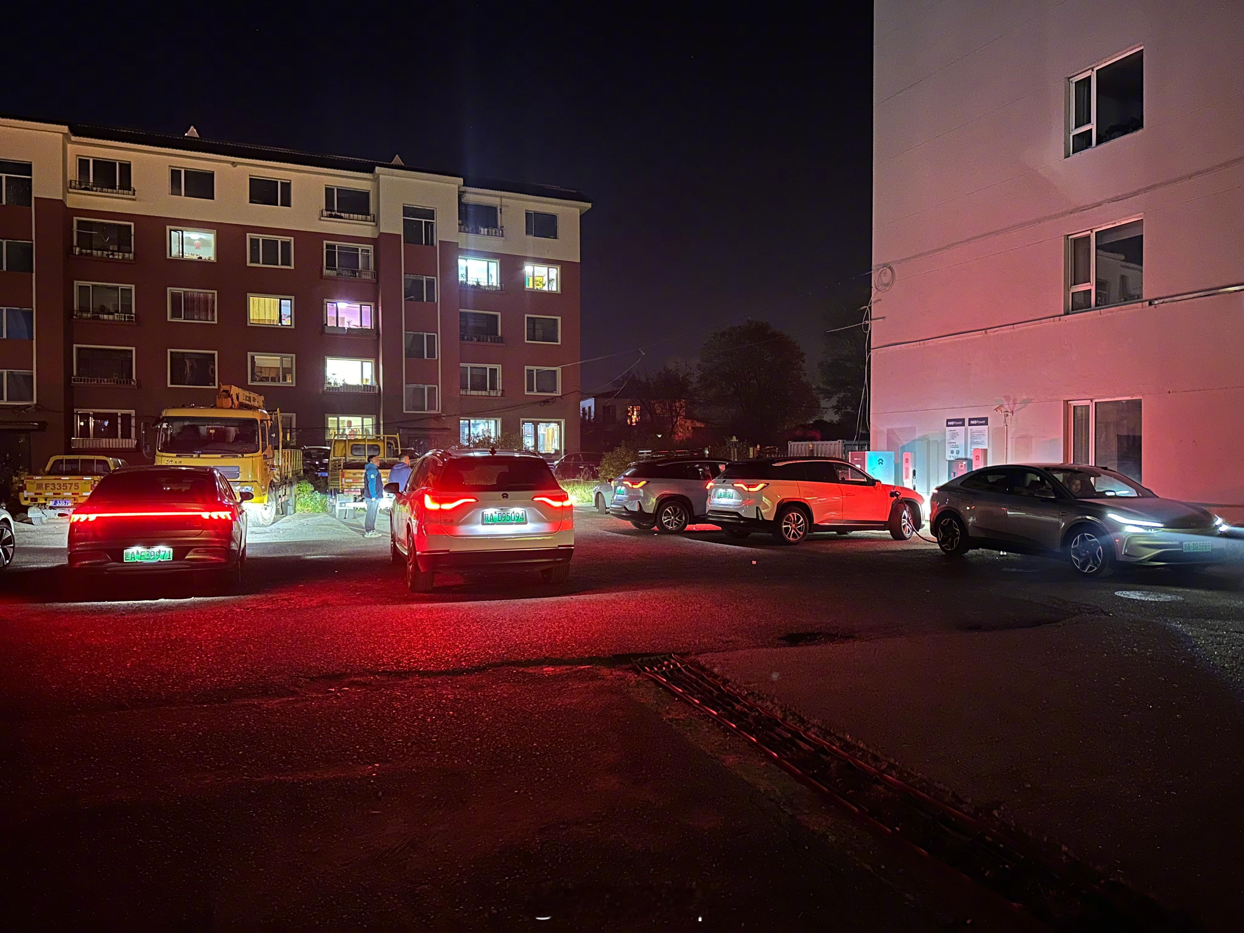 伊春这充电资源堪忧啊，一共就两个快充站，一个小鹏的一个蔚来的。小鹏6个枪坏了两个