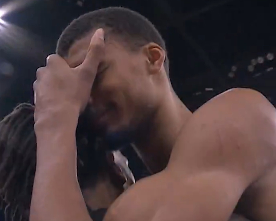 把热爱活成信仰把谦逊活成力量马刺25分大逆转快船 赛后 文班亚马激动落泪NBA