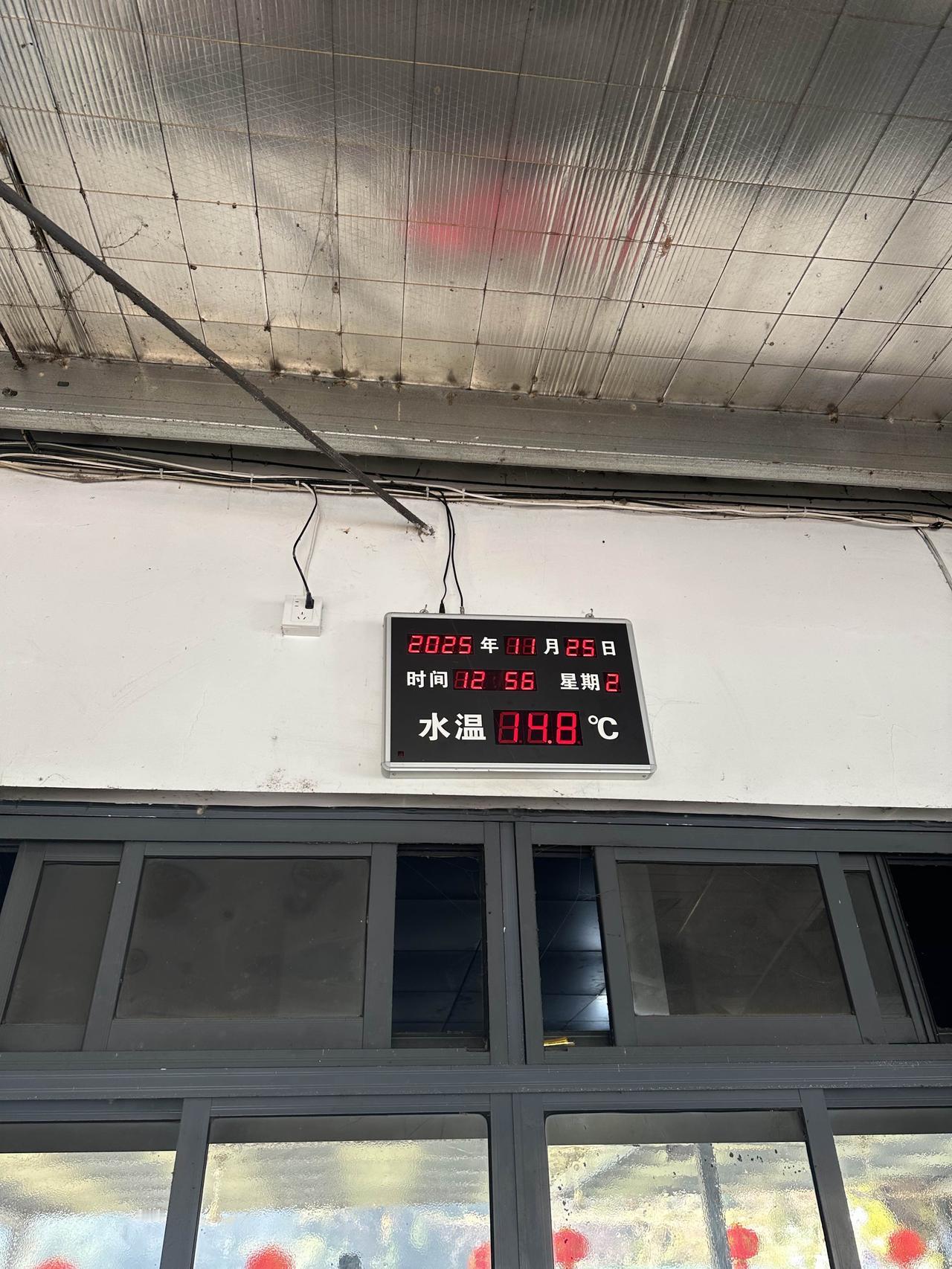 怎样才算冬泳吗？
立秋一过，老家河边就会有大人们不让孩子们游泳的吆喝。而小区泳池