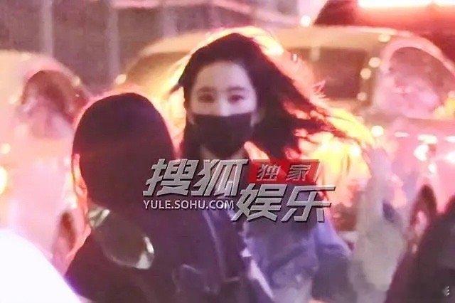 不好意思，天仙还是很有姿色，太美了 ​​​