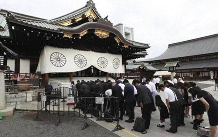 高市早苗胆敢在26日参拜臭名昭著的靖国神社，将是对全人类的挑战！

这不仅仅是对