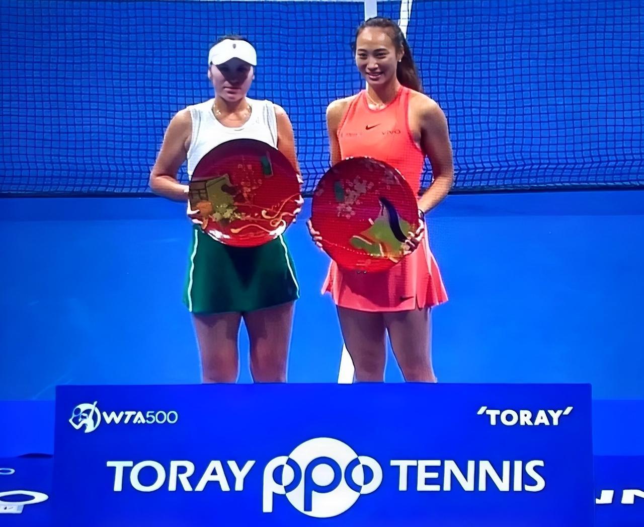 肯宁：文呀，这换到红土了，你又打算送多少记ACE球给我呢[流泪]、东京站决赛16