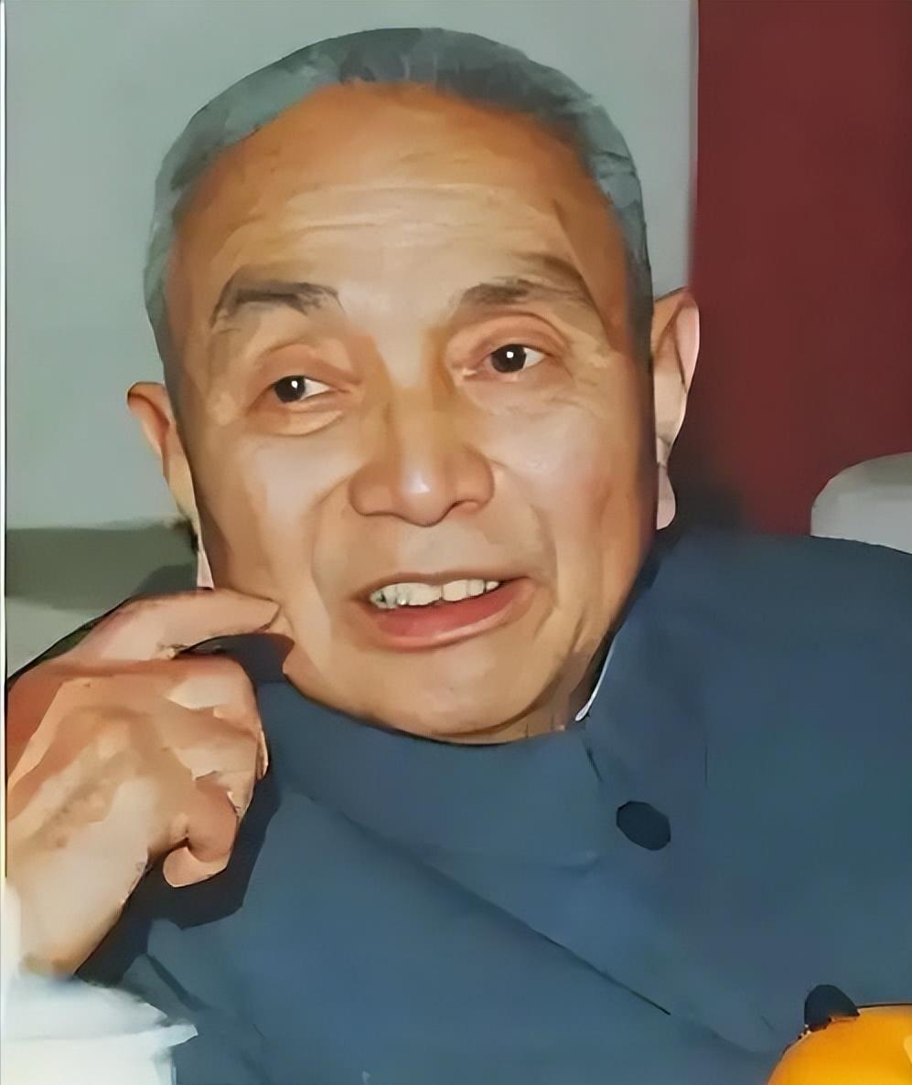 1997年10月20日，郭汝瑰被一辆大货车撞倒，抢救无效身亡，三天后，他家突然收