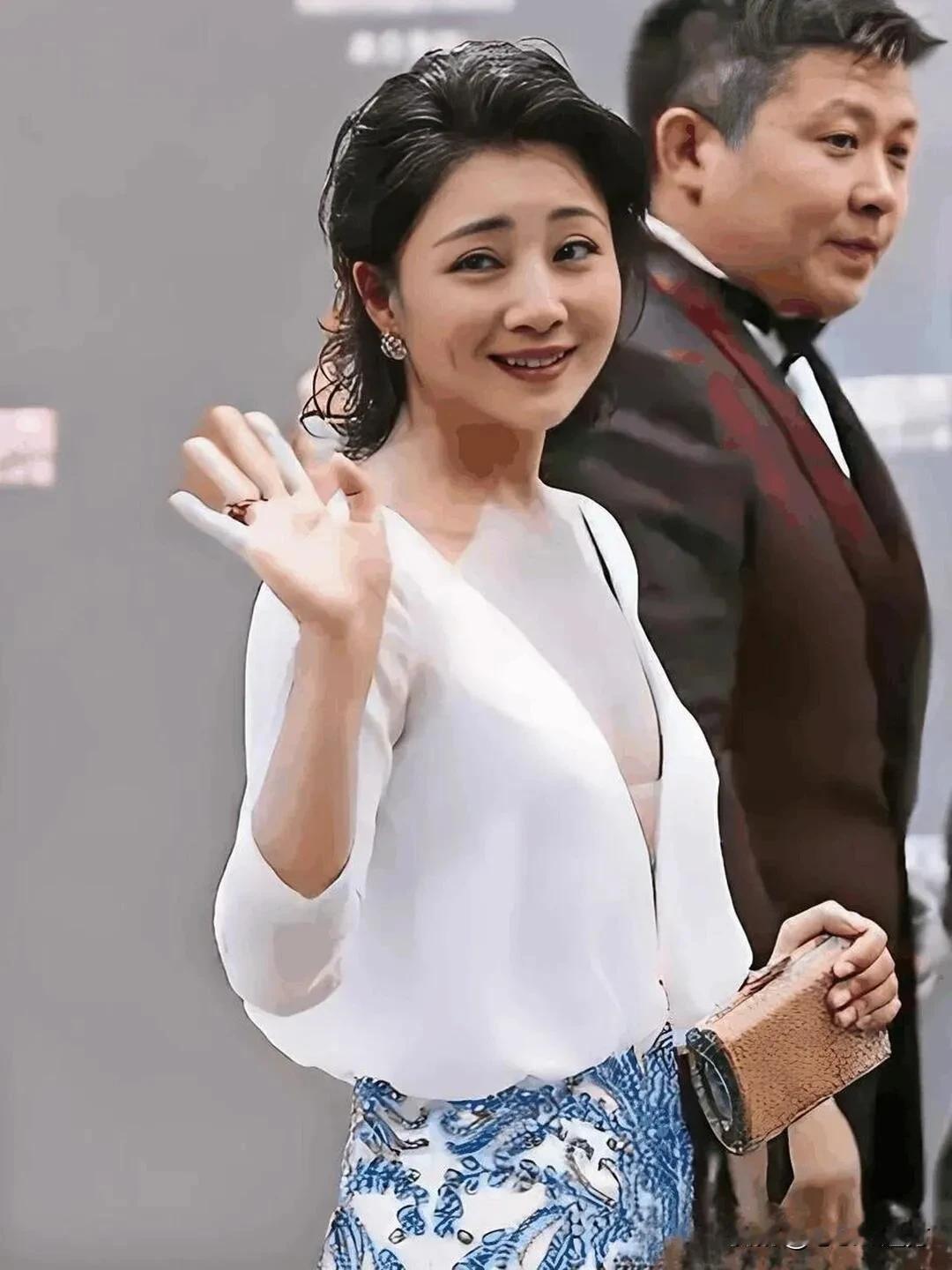 哇塞！大明星殷桃简直太惊艳了！