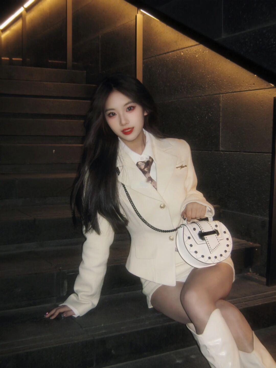 央美学姐ootd / 小说里的白月光