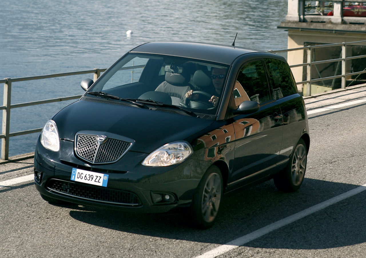 蓝旗亚   2007 Ypsilon Sport MomoDesign，基于第二