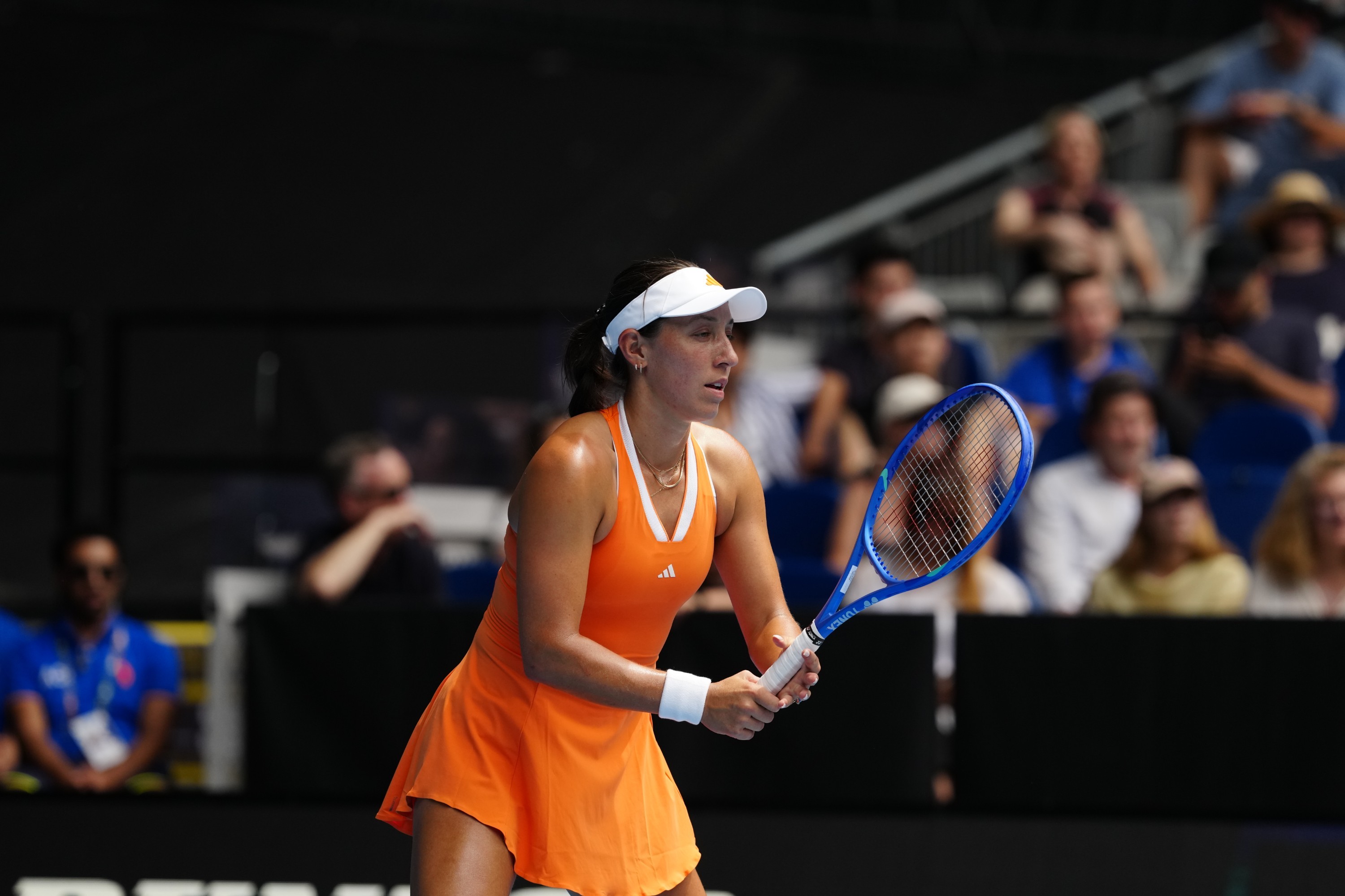 这很澳网 佩古拉6-1/6-2横扫扎哈洛娃，晋级第二轮将战凯斯勒。 