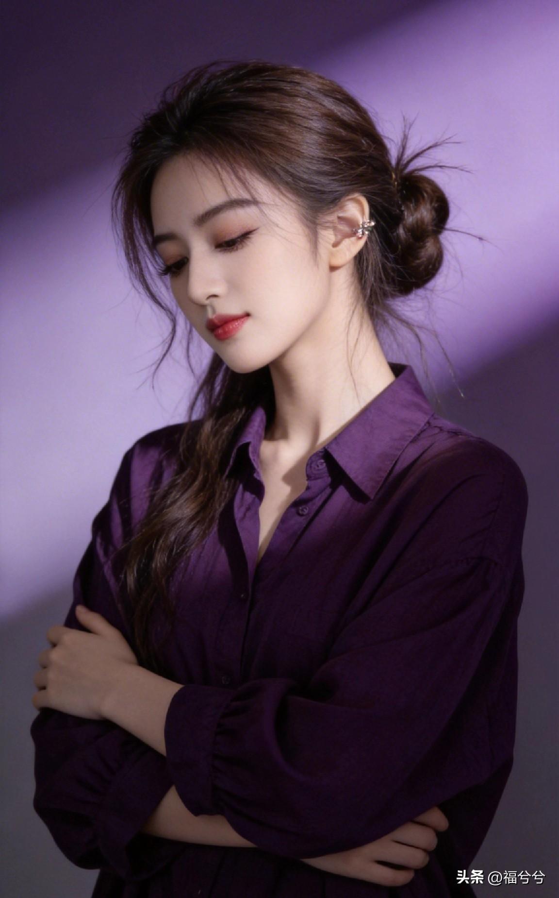 俩人闹别扭，男人一上来就掰扯道理，女人最烦这个。
 
她气头上呢，哪听得进啥大道