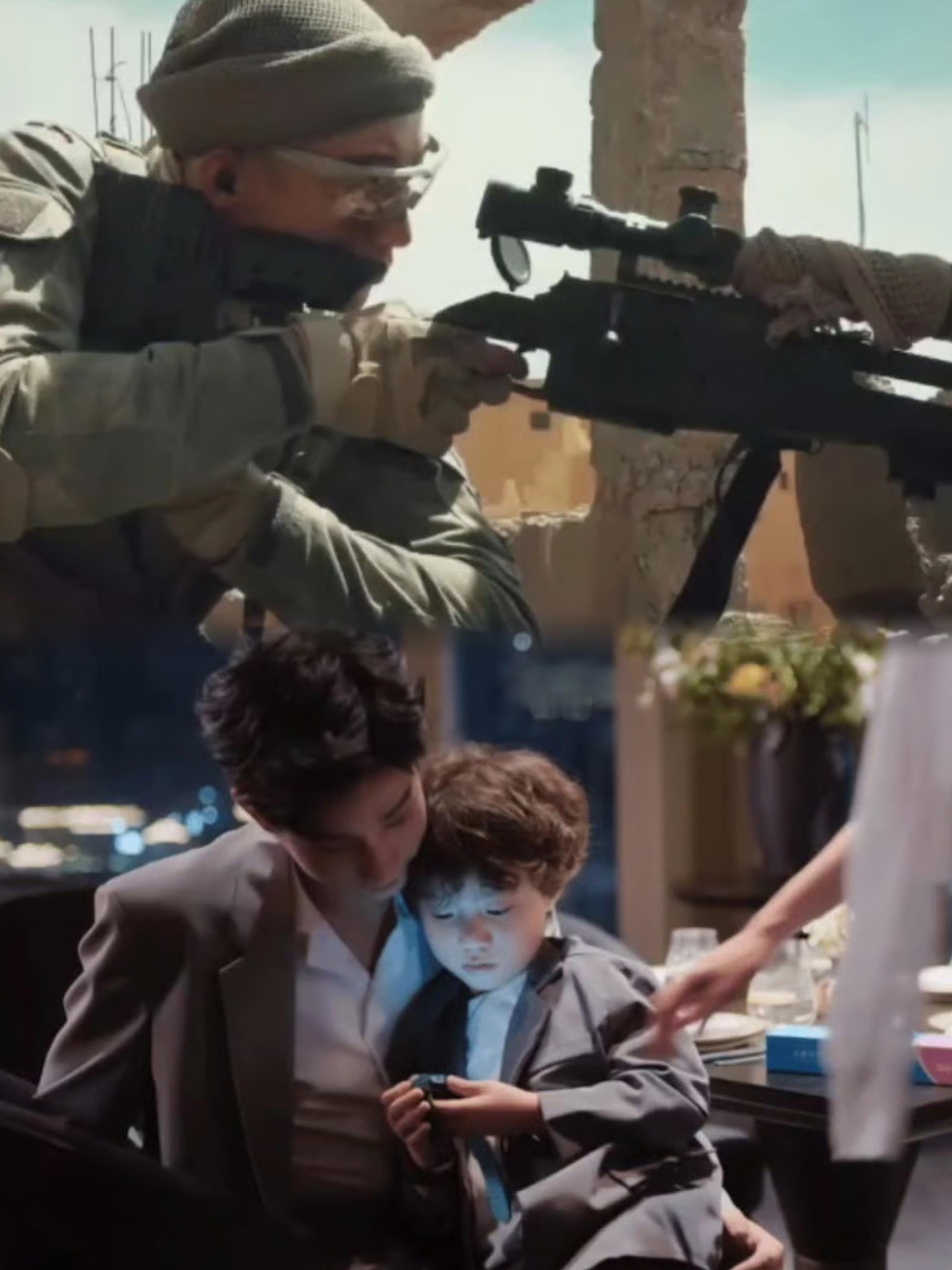 顾顺、蛟龙突击队狙击手，在血和黄沙里滚过，被海风和皂角浸染出干燥的咸味，代表着危