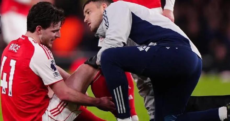 阿森纳这赛季踢得风生水起，联赛积分榜上稳坐头把交椅，10胜2平2负攒下33分，甩