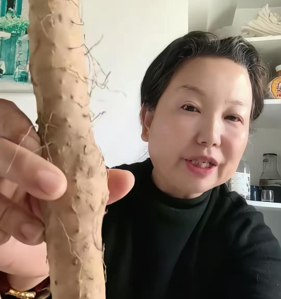 卖个山药也能卖出浮想联翩
没想到山药跟男人还能搭嘎
这除了他大娘也是没谁了