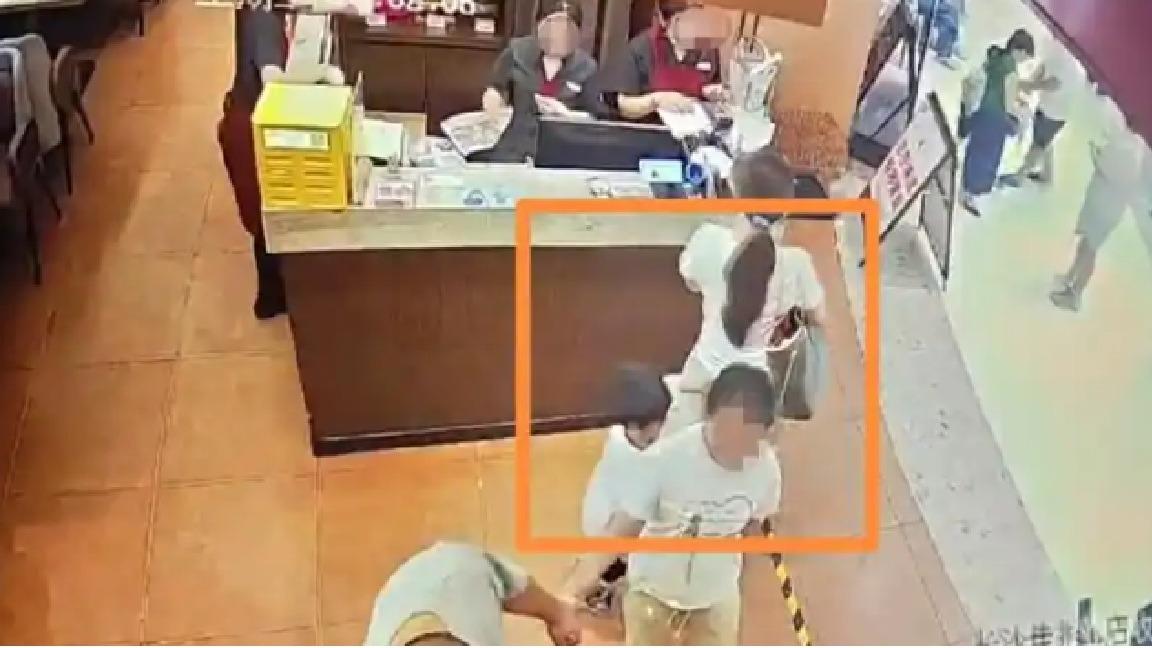 4岁男童被指“摸臀”，“维权”背后有没有流量生意？

维权一旦裹挟流量的私心，越