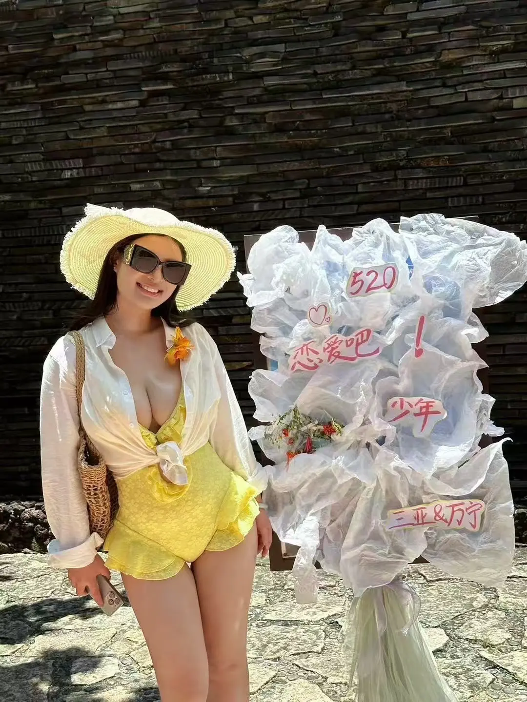 夏季是热恋的季节