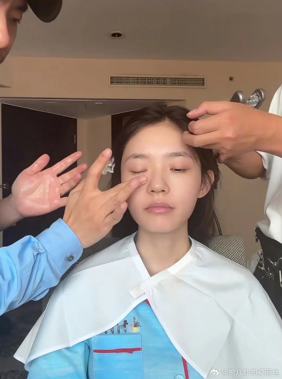 周也的素颜就是最顶的，太美啦，化妆只是锦上添花 