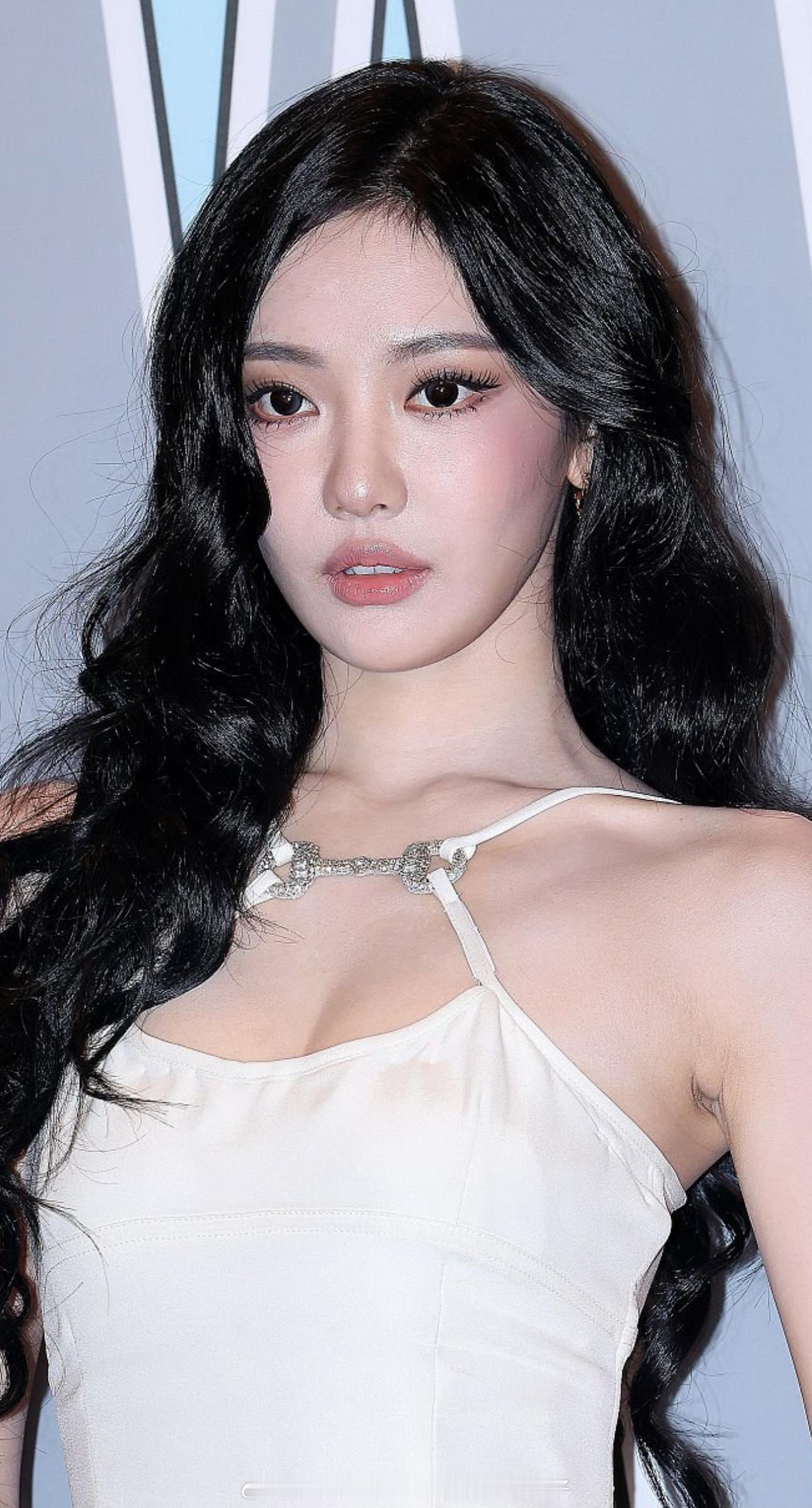 宁艺卓 宁艺卓参加黄子韬徐艺洋婚礼 ​​​