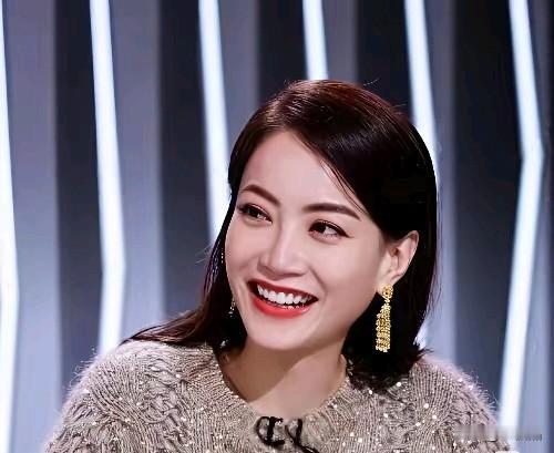 谢霆锋30号31号两天的北京鸟巢演唱会，其实离不开他的幕后助力者:霍汶希。

谢