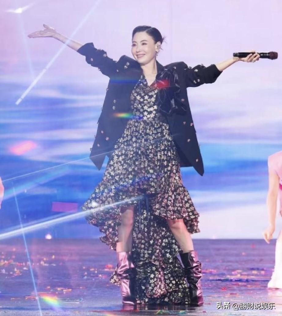 影后跨界！张柏芝官宣加盟华纳音乐，B面人生唱响乐坛新章
 
惊喜炸场！昔日影后张