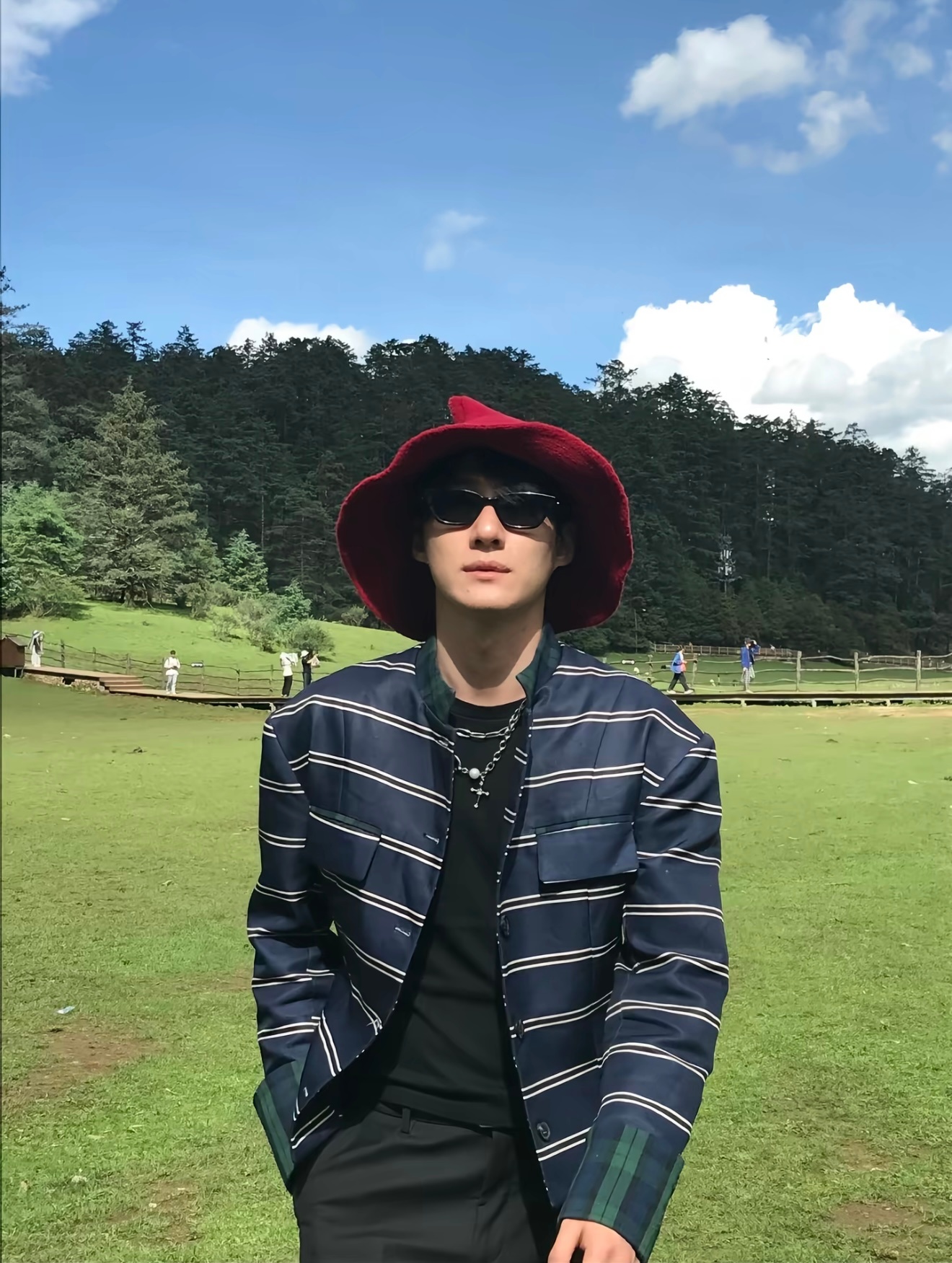向全世界安利最好的赵振栋从默默演短剧到登上盛典红毯，他的每一步都走得扎实，不炒作