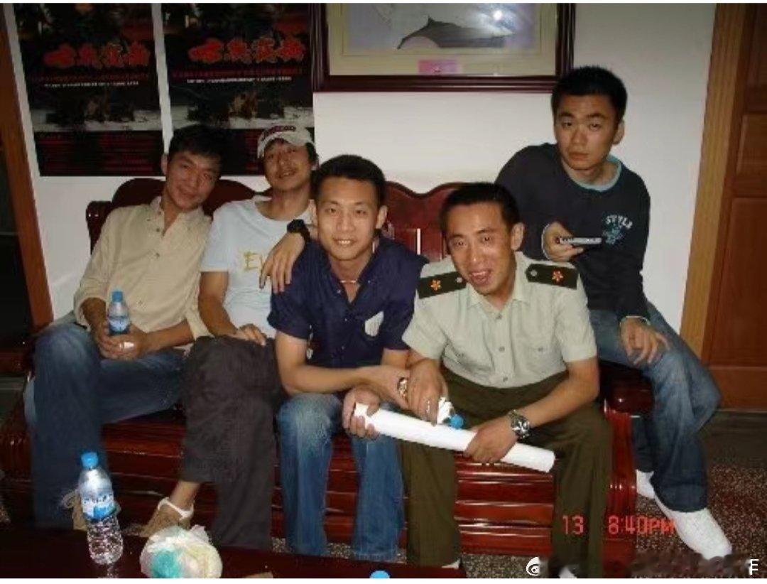 老照片，都认识吧？可以看出十几年前人们的整体气质与现在是不同的，这才十几年前，更
