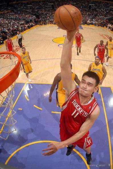 说到这个话题，我想每个人心中都有自己的评判标准。要说最强前三人，一口气能说出很多