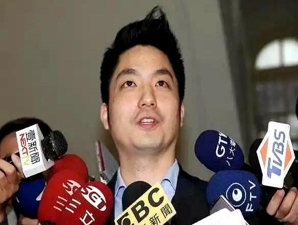 炸翻岛内！谁也没料到，蒋万安竟来得这么干脆——当众撂下狠话，坚决不参选国民党主席