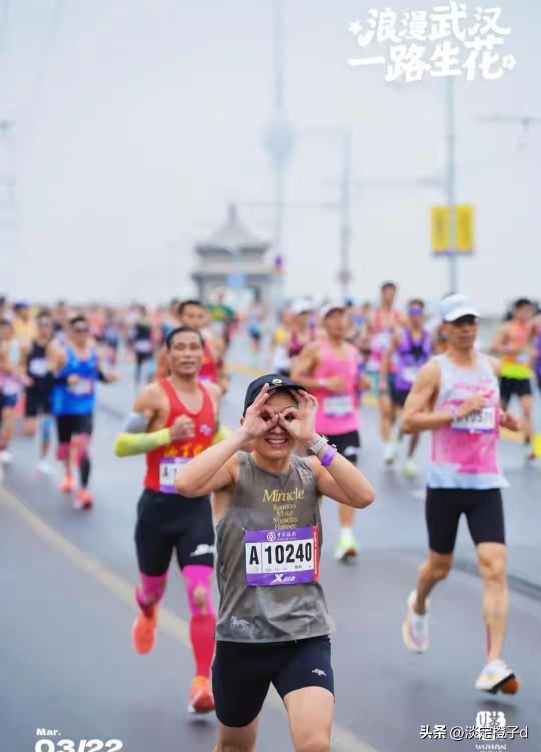 2026汉马炸场！冠军破纪录 武汉忒给面
 
2026汉马三万人开跑，冠军刷新赛