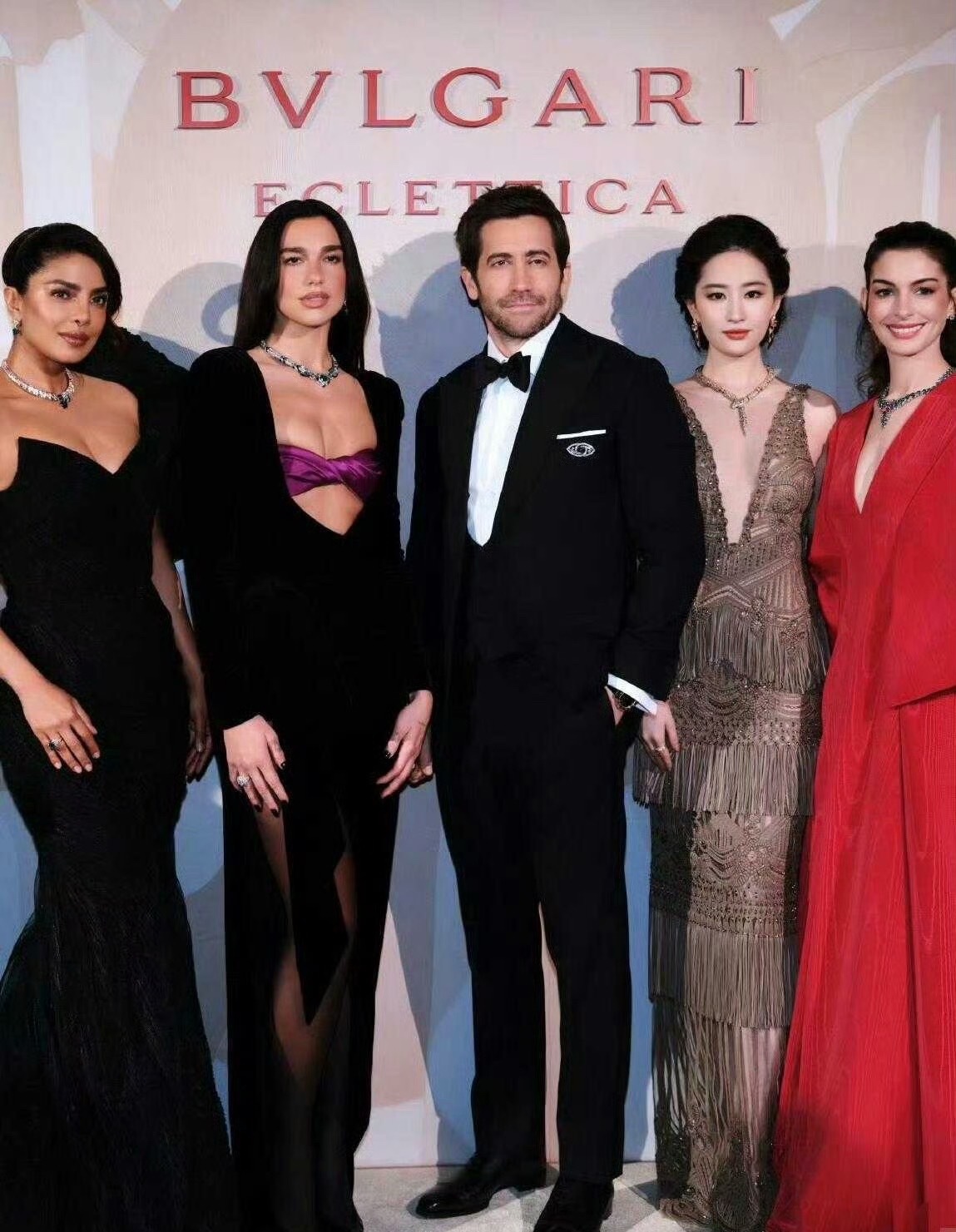 刘亦菲安妮海瑟薇金智媛合照 三种截然不同的美碰撞在一起，好惊艳！ 