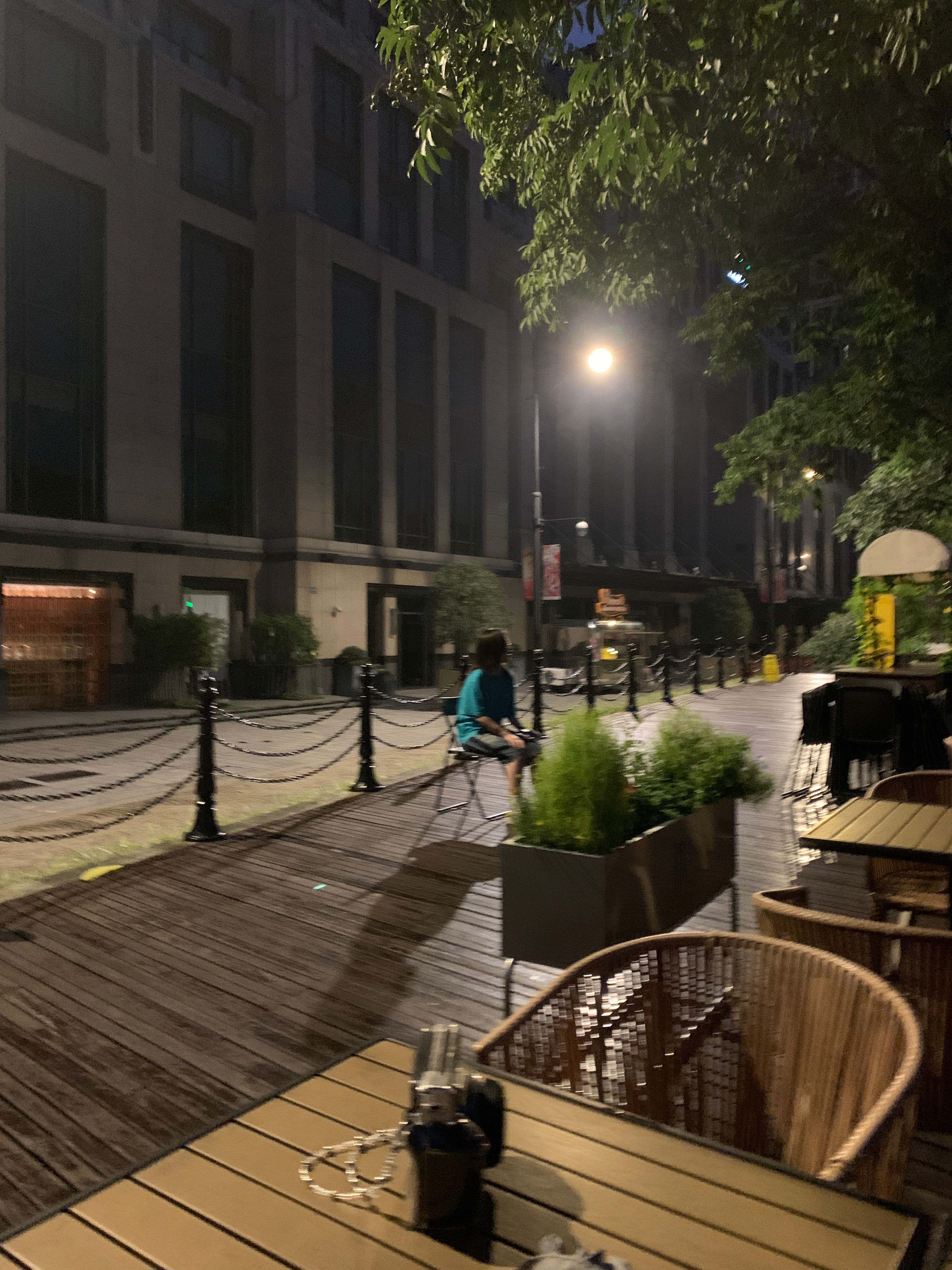 对哦，下雨天哪来日出🌅通宵体验:五点之前身体还没啥反应，六点之后走路就很明显心