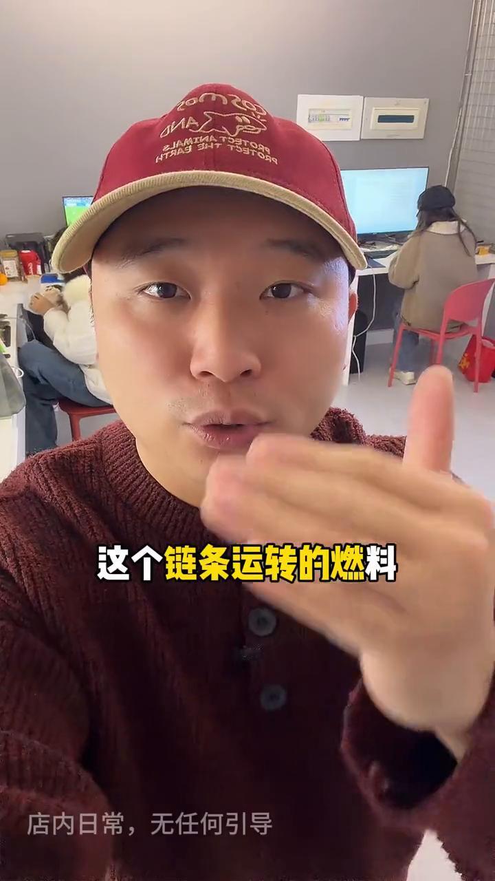 兄弟们，今天我说点可能得罪整个行业的大实话。在彩票这个游戏里面彩友可能输，可能赢