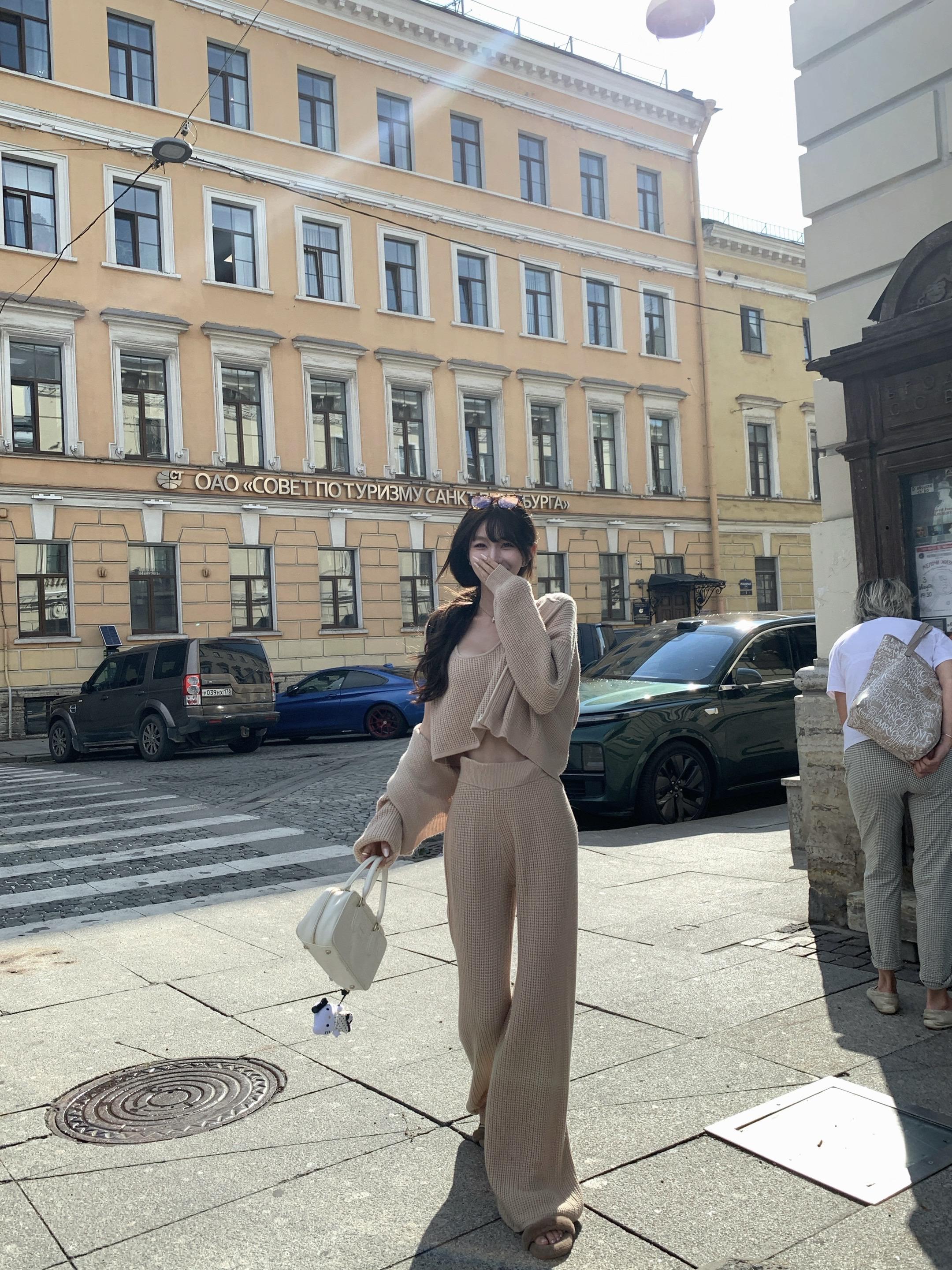 没有美女感的衣服我不穿