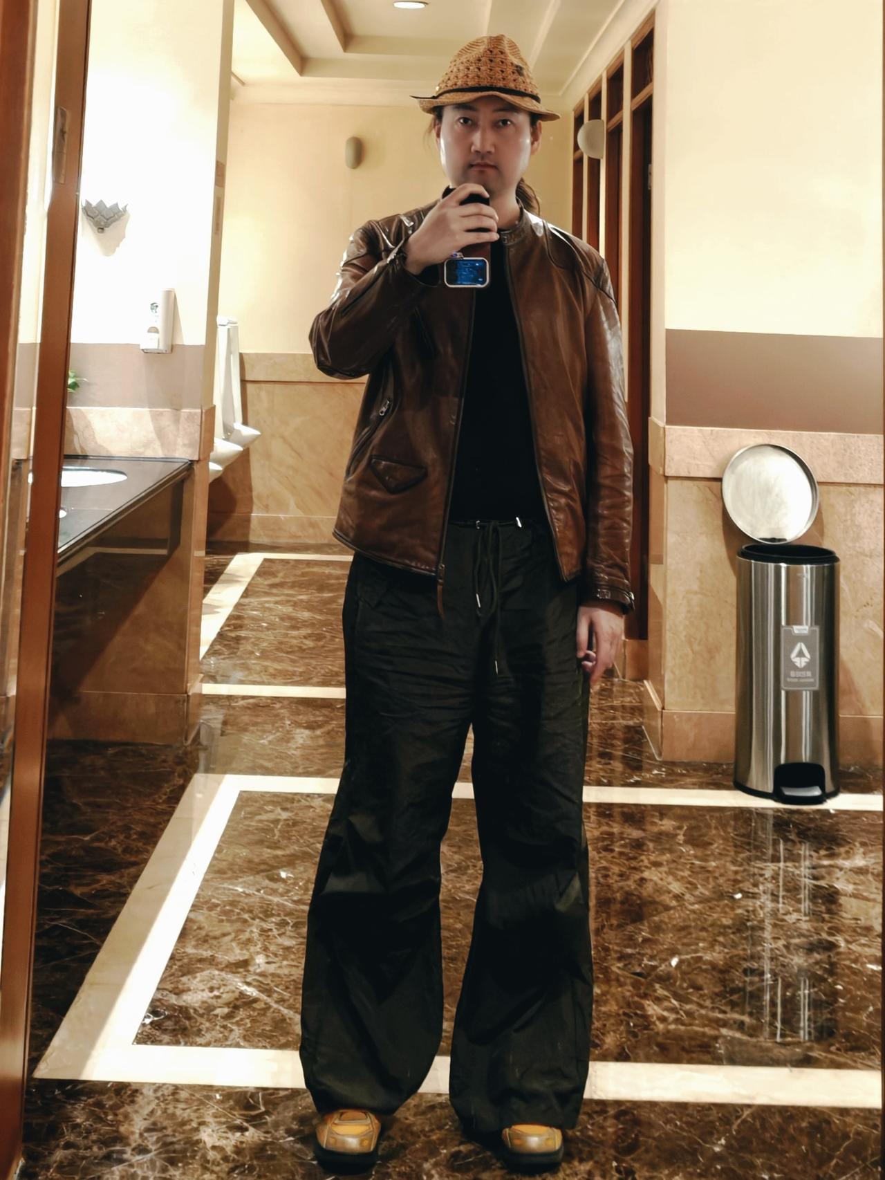 今天拍摄风云T11，来早了，
还得等1个多小时，workshop才开始。