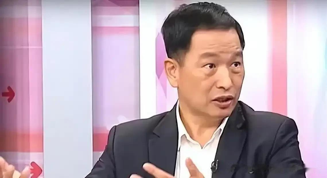 台空军前副司令张延廷语出惊人！两岸一旦爆发冲突，解放军远程火箭炮会率先发起突击，