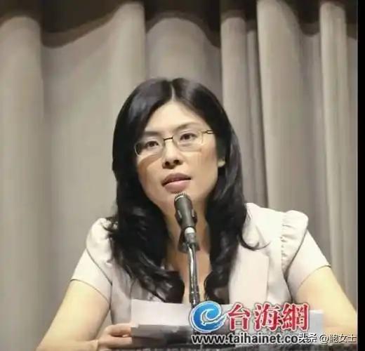 我们都看错郑丽文了！在她出席的最新一次活动中，高调放话：两岸和解、两岸和平。
 