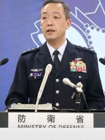 一天三变？日本自卫队综合幕僚长内仓浩昭今天（12月11日）再次回应雷达照射一事称