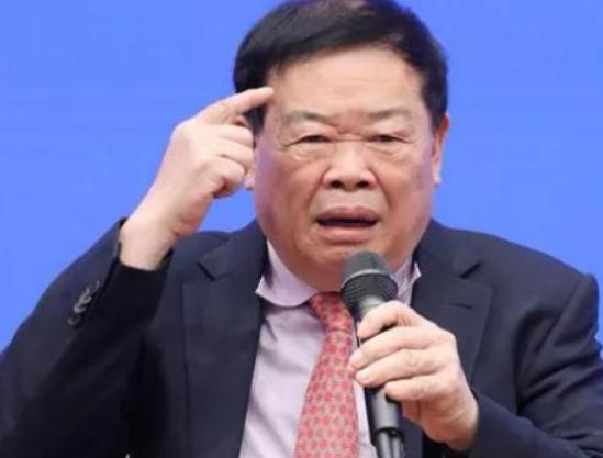当年，曹德旺的女儿曹艳萍带男友叶舒回家见父母时，曹德旺一看这小伙子，就坚决不同意