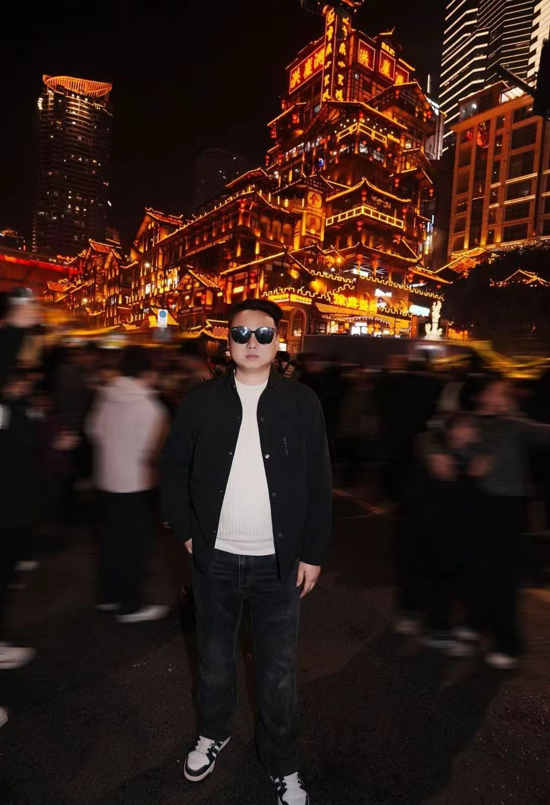 我想把自己养的软软糯糯，开开心心快快乐乐的，穿的漂漂亮亮的，说话温温柔柔的，一副