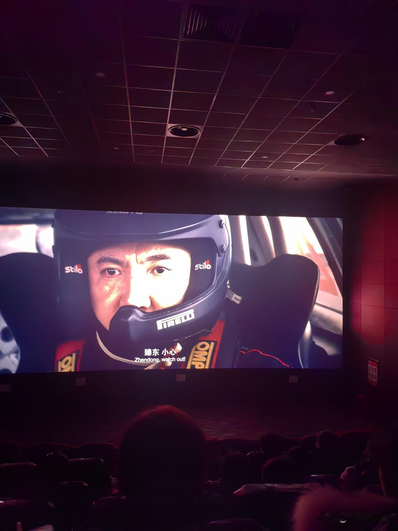 退休以后，我喜欢一个人做事情。

一个人去逛街，买自己喜欢的服饰，不受别人的喜好