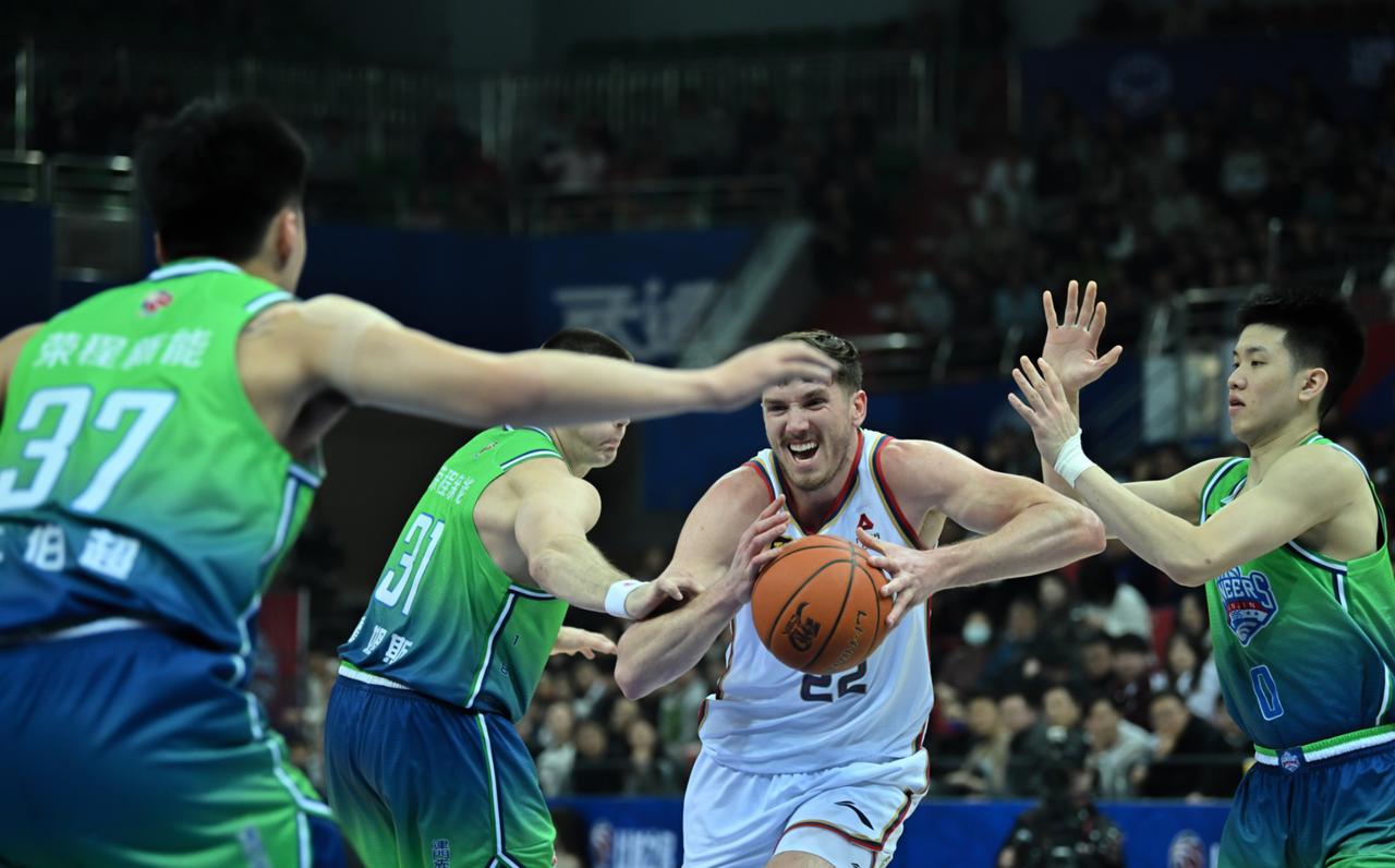 拒绝九连败，想强势掀翻青岛队！当接下来的这场遭遇战正式打响之后，张德贵就将带领着